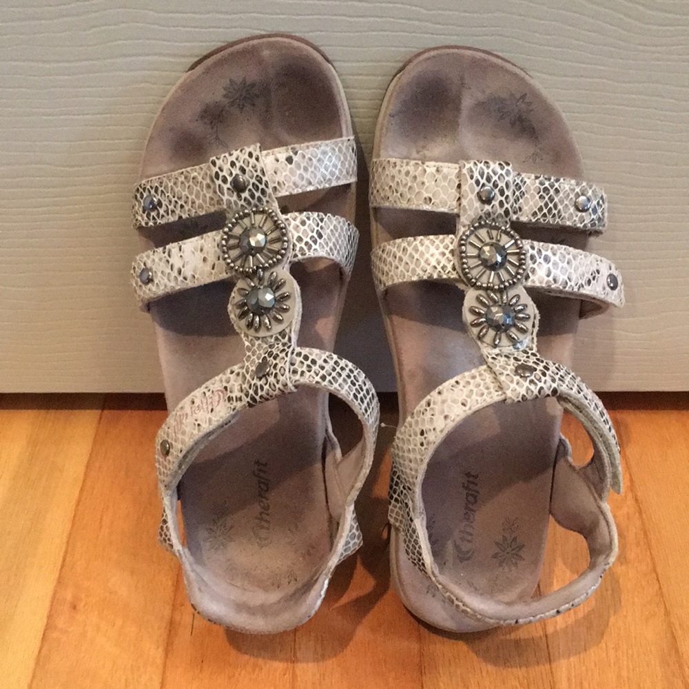 VGUC Therafit sandals